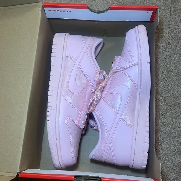 Nike Dunk Low SE (GS) - Picture 9 of 11